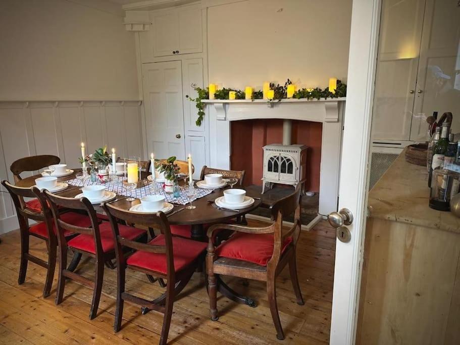 Large Georgian House In Heart Of Exeter Villa Exterior foto