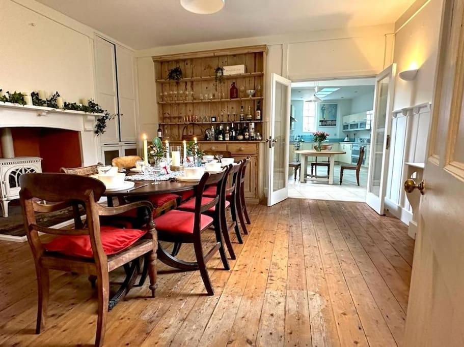 Large Georgian House In Heart Of Exeter Villa Exterior foto