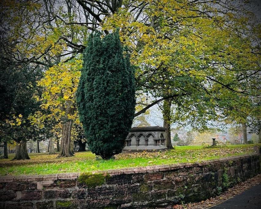 Large Georgian House In Heart Of Exeter Villa Exterior foto