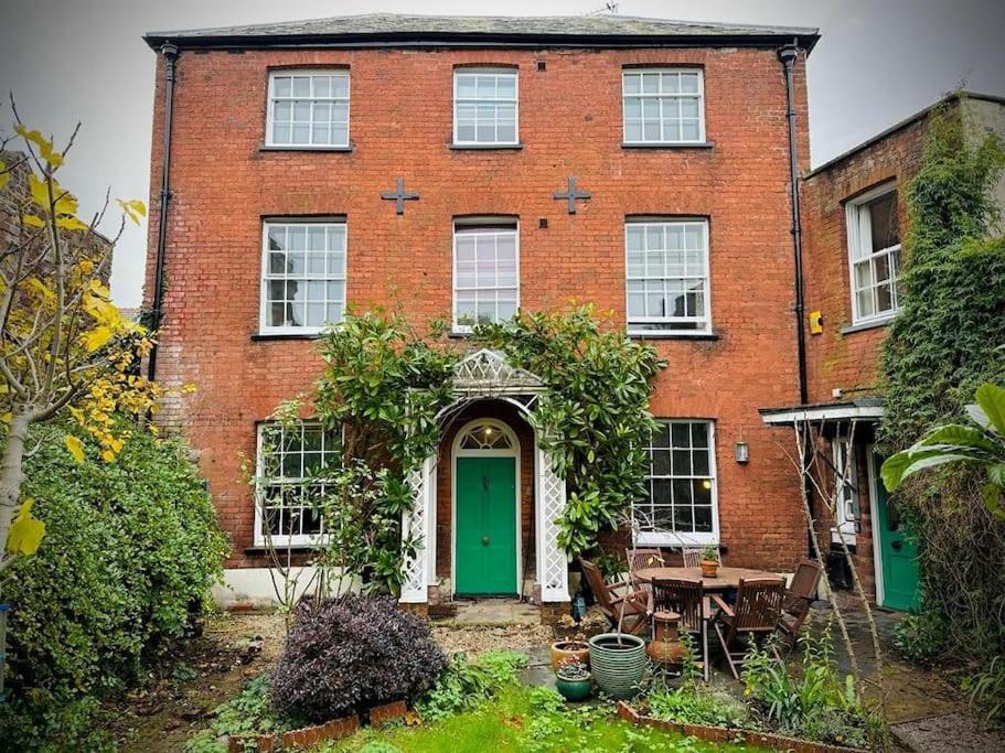 Large Georgian House In Heart Of Exeter Villa Exterior foto